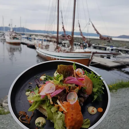 Orland Kysthotell 4*